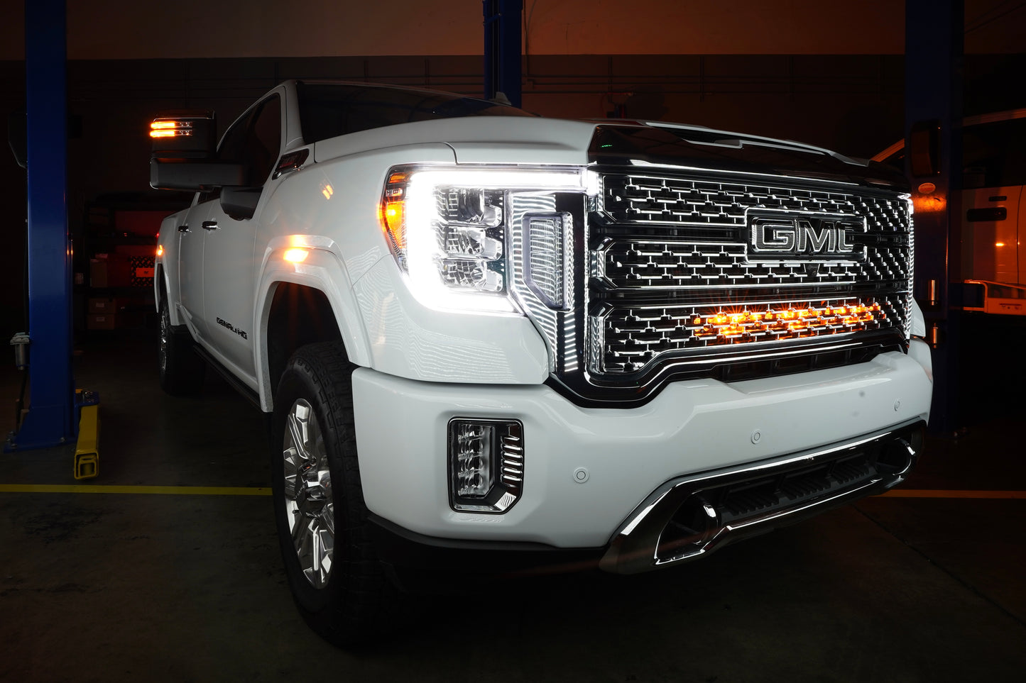 Baja Designs 2020+ GMC 2500/3500 30” S8 Behind Grille Light Bar Kit - Driving/Combo
